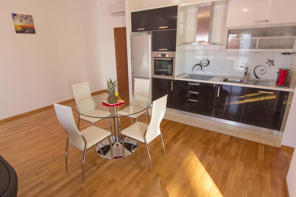 Adela Apartments Znjan Сплит Номер фото
